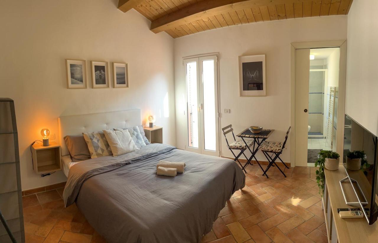 Appartements Dans Agreable Maison De Ville Centre Historique De Rimini Bagian luar foto